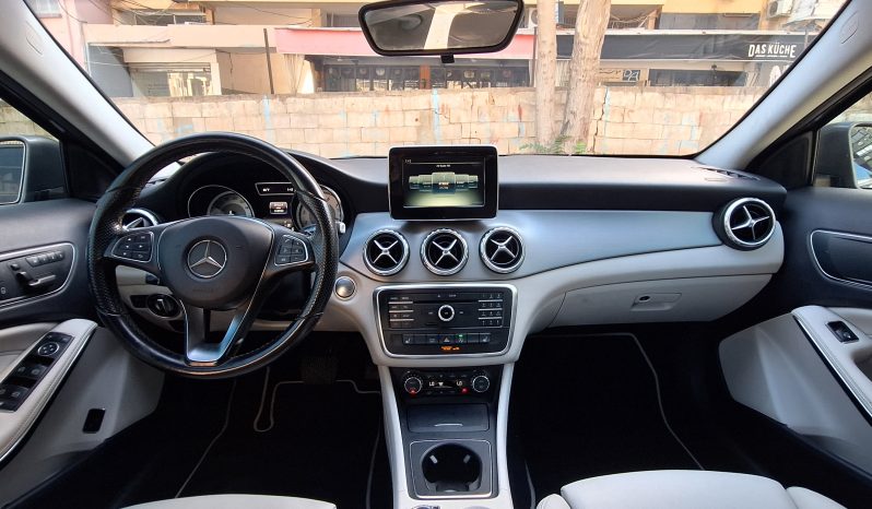 Mercedes GLA 250 full