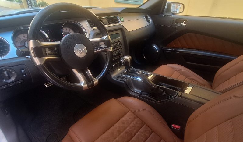 Ford Mustang 2010 full