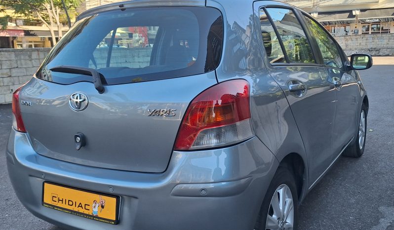 Toyota Yaris 2009 full