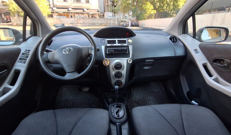 Toyota Yaris 2009 full
