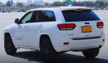 Jeep Grand Cherokee Altitude 2017 full